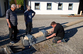 Maibaumstellen
